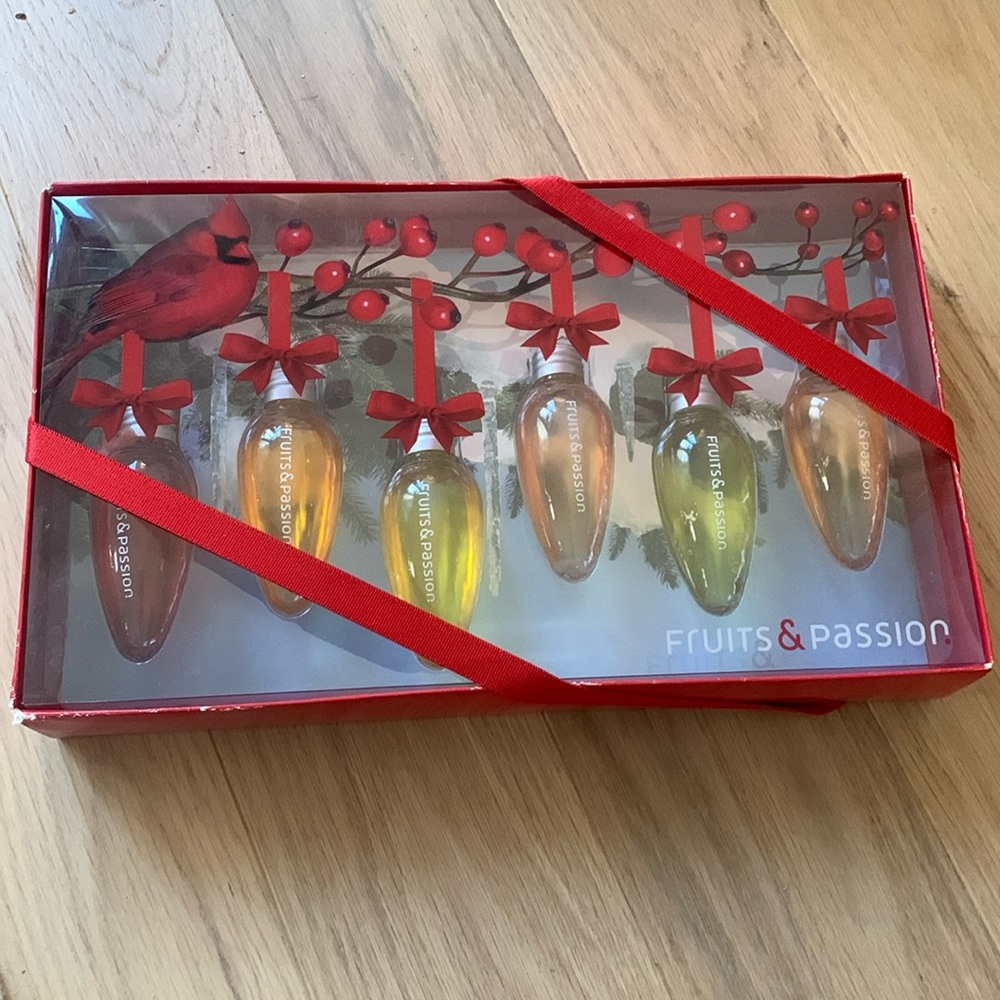 Unopened fruit and passion soap set